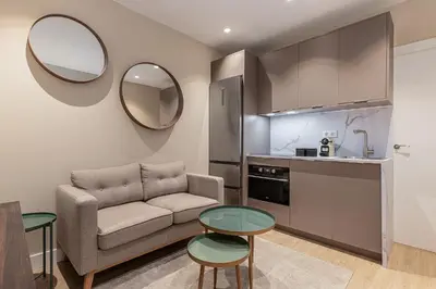 Una cocina o zona de cocina en Waou Essence VI Antón Martín - Corta Duración