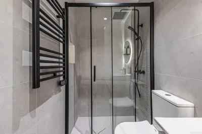 Un baño de Waou Essence VI Antón Martín - Corta Duración