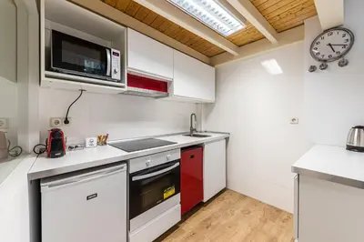 Una cocina o zona de cocina en Waou Chamberi VII - Alquiler Corta Duración