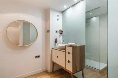 Un baño de Waou Chamberi VII - Alquiler Corta Duración