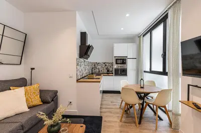 Una cocina o zona de cocina en Waou Chamberi VIII - Alquiler Corta Duración