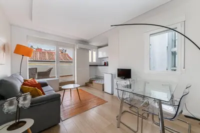 Una televisión o centro de entretenimiento en Waou Madrid Centro I - Alquiler Corta Duración