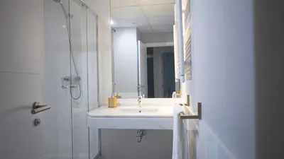 Un baño de Pza Sto Domingo Apartments 2BD - 102