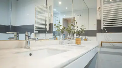 Un baño de Pza Sto Domingo Apartments 2BD - 102