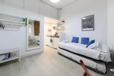 Cama o camas de una habitación en PIZ401 Acogedor Estudio en el Centro de Madrid - Alquiler temporal