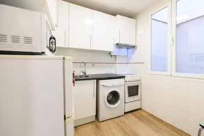 Una cocina o zona de cocina en MAY613 Piso de 1 dormitorio en pleno centro de Madrid - Alquiler temporal