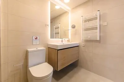 Un baño de JES214B - Piso de lujo de 1 dormitorio con hermosas vistas a la ciudad - Alquiler temporal