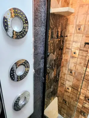 Un baño de VERSACE 6PACK -SMART HOME-air conditioner - HISTORIC CENTER-GRAN VIA-SOL-MALASANA
