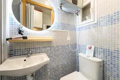 Un baño de SVF1304 Acogedor Estudio en el Centro de Madrid - Alquiler temporal