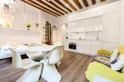 Una cocina o zona de cocina en HOR42DA Estudio moderno en el centro de Madrid - Alquiler temporal