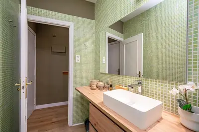 Un baño de Beautiful apartment in downtown Lavapies
