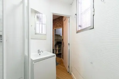 Un baño de JPA16BI Acogedor piso de 1 dormitorio en Tetuán, Madrid - Alquiler temporal