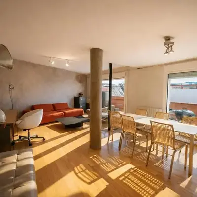 Apartamento espacioso - 2 dormitorios - 2 baños - Cerca del metro