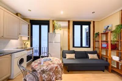 Una cocina o zona de cocina en VAL81A Amplio estudio en el centro de Madrid - Alquiler temporal