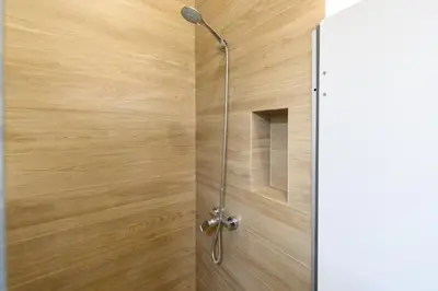 Un baño de FGA50E Acogedor dúplex en Chamberí - Alquiler temporal