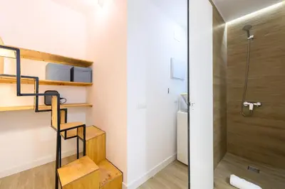 Un baño de FGA50E Acogedor dúplex en Chamberí - Alquiler temporal