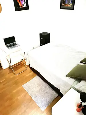 Cama o camas de una habitación en Habitación confortable en Madrid Centro La Latina