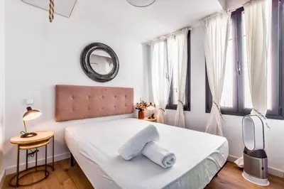 Cama o camas de una habitación en Exclusive Stay Plaza Mayor & La Latina