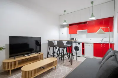Plano de Steps to Gran Via Stylish 1BR in Chueca