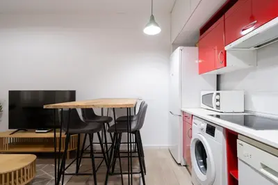Plano de Steps to Gran Via Stylish 1BR in Chueca