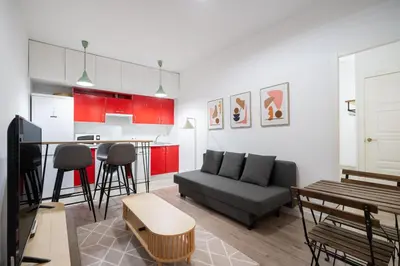 Plano de Steps to Gran Via Stylish 1BR in Chueca