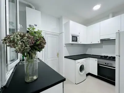 Una cocina o zona de cocina en Habitación Chueca 2D