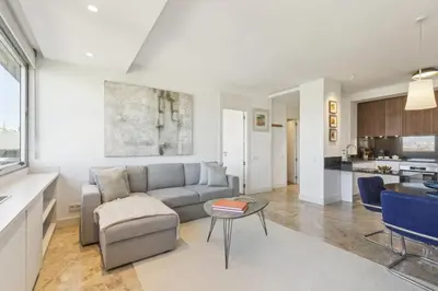 Una cocina o zona de cocina en Modern 1-Bed Apartment with Panoramic Views
