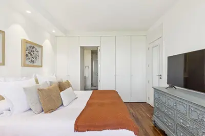 Cama o camas de una habitación en Modern 1-Bed Apartment with Panoramic Views