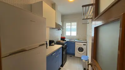 Una cocina o zona de cocina en Well connected flat near the centre of Madrid