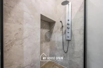 Un baño de MyHouseSpain - Acogedor apartamento cerca de Atocha II