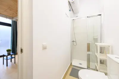 Un baño de RBL180 - Acogedor dúplex en Salamanca, Madrid - Alquiler temporal