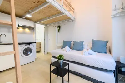 Cama o camas de una habitación en RBL180 - Acogedor dúplex en Salamanca, Madrid - Alquiler temporal