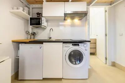 Una cocina o zona de cocina en RBL180 - Acogedor dúplex en Salamanca, Madrid - Alquiler temporal