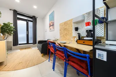 Una cocina o zona de cocina en ROB20E - Acogedor piso en Puente de Vallecas, Madrid - Alquiler temporal