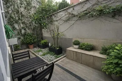 Jardín al aire libre en Rooms Centro de Madrid