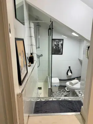 Un baño de Studio in the Center of Madrid