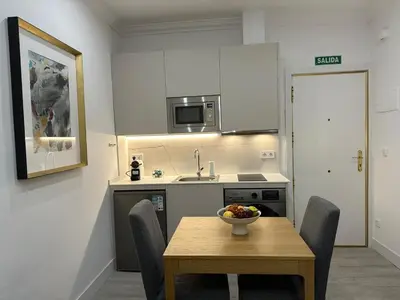 Una cocina o zona de cocina en For You Rentals Glorieta de Bilbao apartment TEMPORAL EGU42