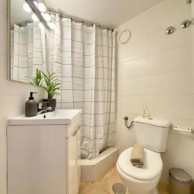 Un baño de Cozy apartment in the center