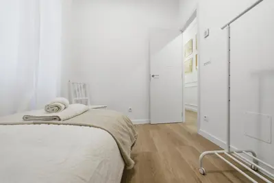 Cama o camas de una habitación en Classic Malasaña by Hogar4