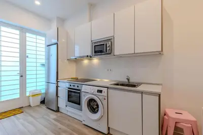 Una cocina o zona de cocina en Fantastic and Bright 2H - Imperial Apartment