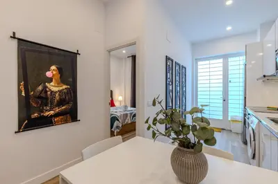 Plano de Fantastic and Bright 2H - Imperial Apartment