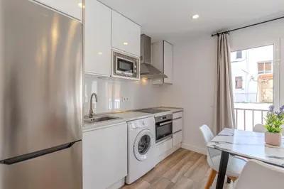 Una cocina o zona de cocina en Bright and Fantastic 1H - Arganzuela Apartment B