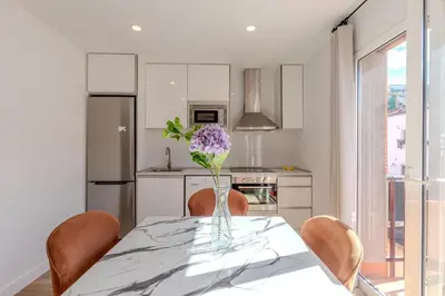 Una cocina o zona de cocina en Bright and Fantastic 1H - Madrid Rio Apartment D