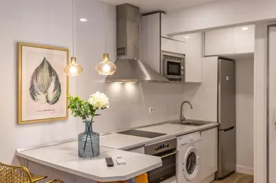 Una cocina o zona de cocina en Bright and Fantastic Studio - Apartment Embajadores A