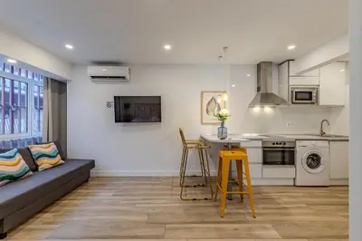 Una cocina o zona de cocina en Bright and Fantastic Studio - Apartment Embajadores A