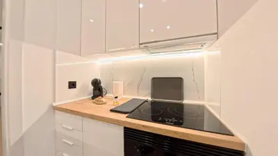 Una cocina o zona de cocina en Style and Comfort in Latina, Home for 4