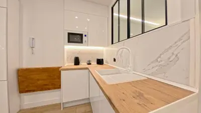Una cocina o zona de cocina en Style and Comfort in Latina, Home for 4