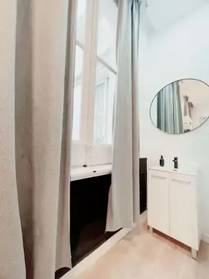 Un baño de Habitación Pedro Zerolo 7