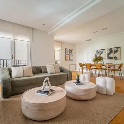 Elegant exclusive -3 Bdrs 2 Baths -Salamanca