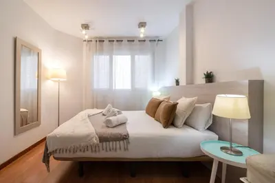 Cama o camas de una habitación en GuestReady – Modern studio in Madrid city centre